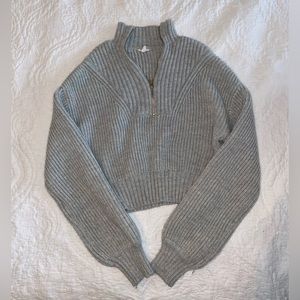 Cropped sweatshirt